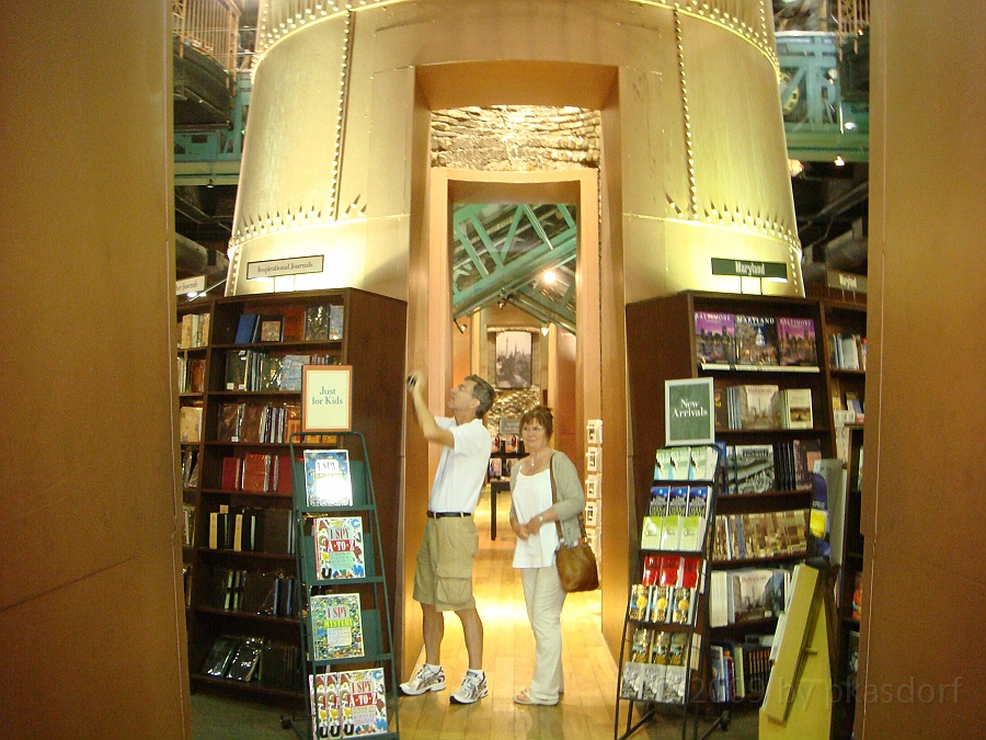 Baltimore [2009 July 02] 061.JPG - Scenes from Baltimore's Inner Harbor.